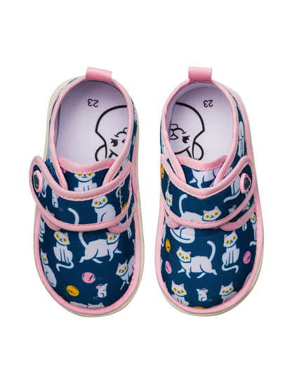 baby-slippers-playful-kitty-02/0278da1ed813aef18f3f346918f576a7728b7e2f