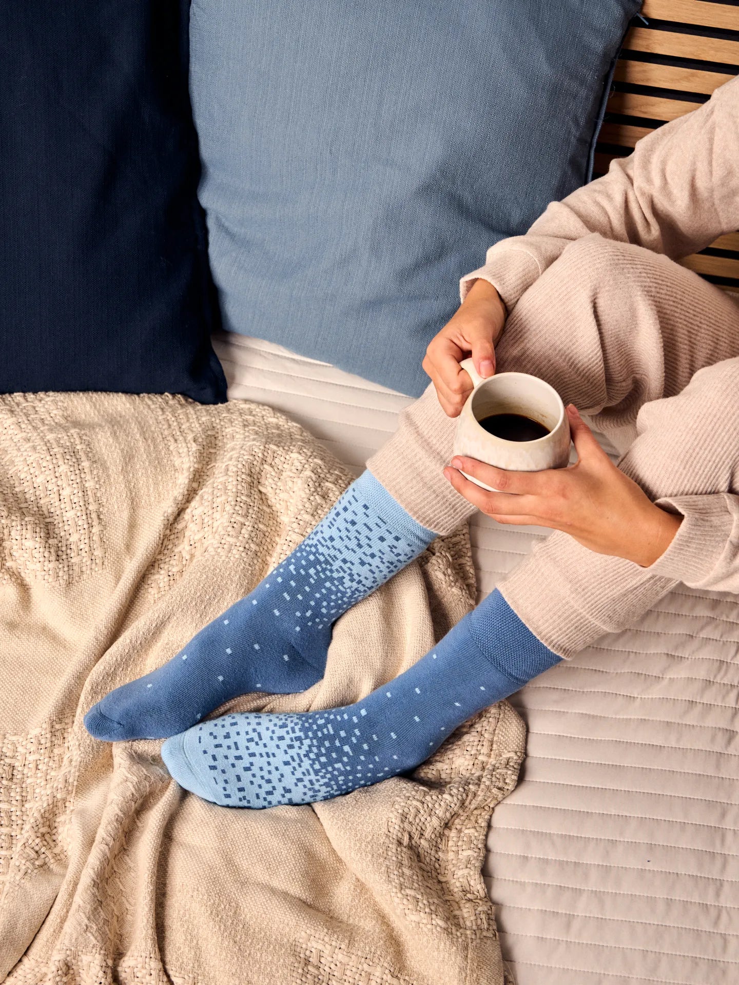 warm-socks-ice-blue-20/20422ef34094405bf09130bc841f7957829d6297