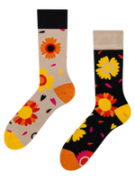 regular-socks-loves-me-loves-me-not-02-d9/d916622948efa9a79852eadfe989032c163ca0c6