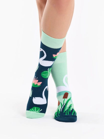 regular-socks-white-swan-02-38/3812f4aad47711521a9d269f579b844dd28ae81b