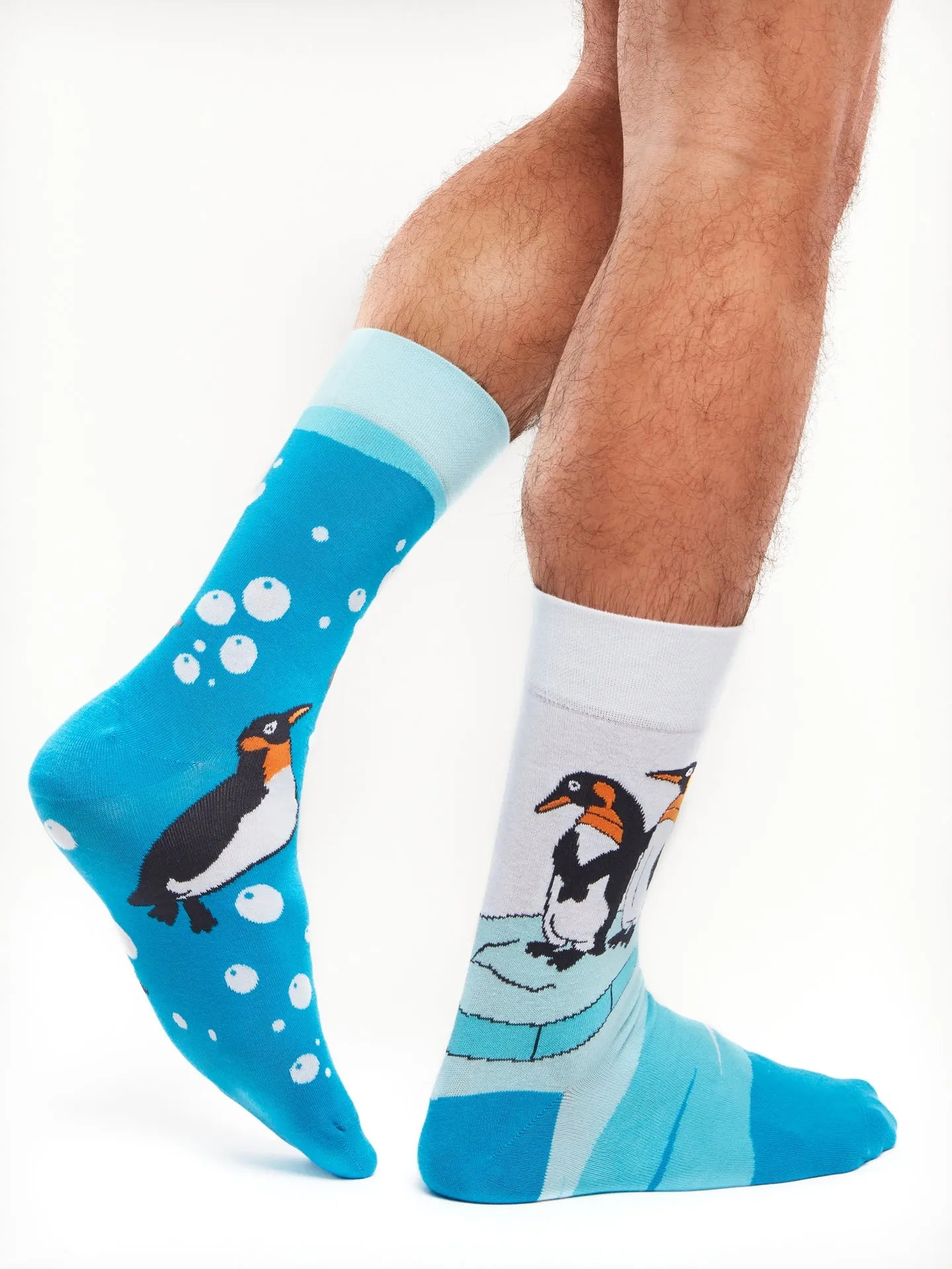 regular-socks-penguins-44/44e7d066a251567d52d65dc537bb3c9525b070c3