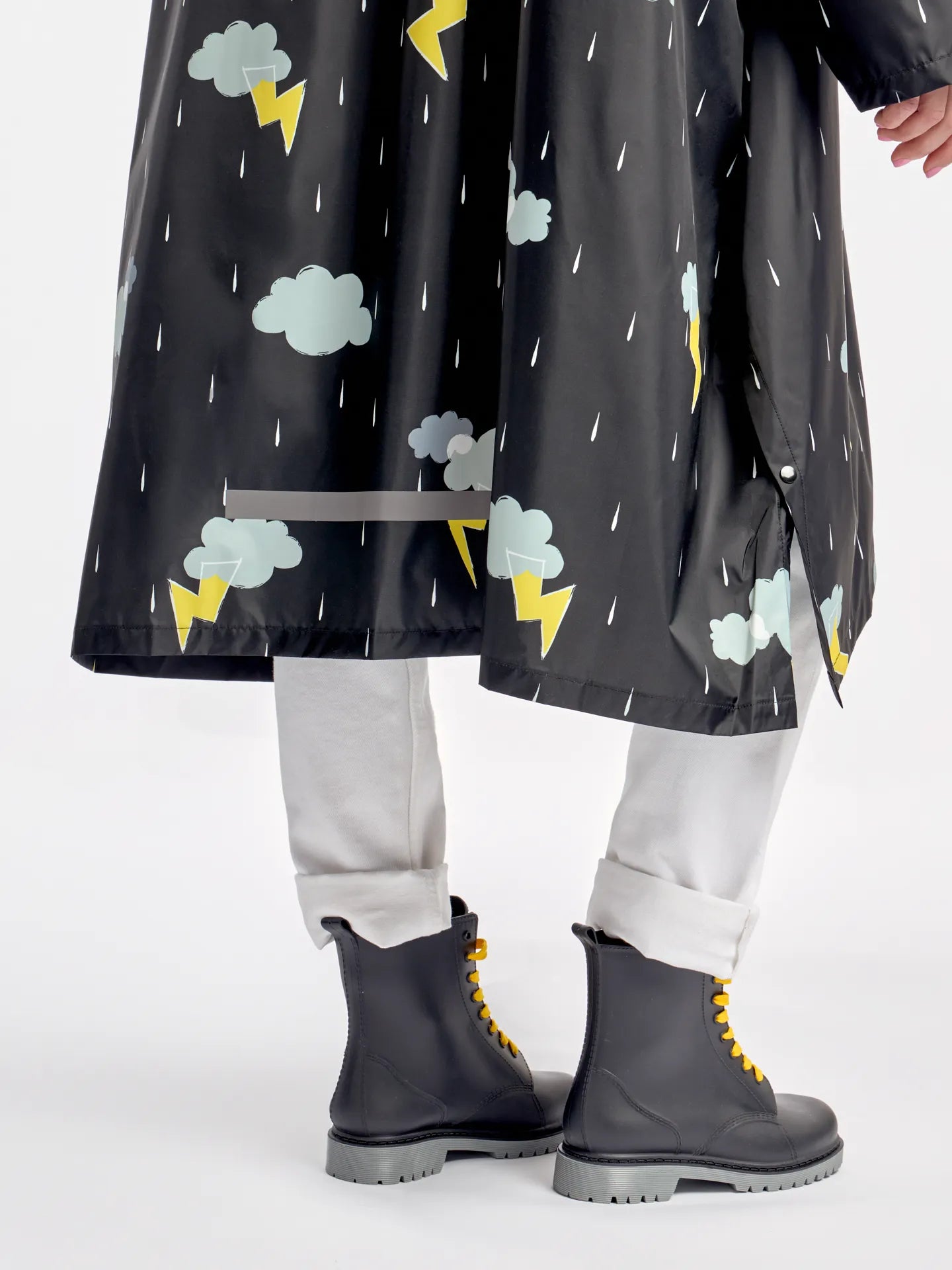 raincoat-storm-4e/4e95160fce331f4d61963a6f71f1613b8d0f7e8d