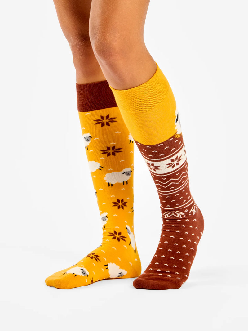 knee-high-socks-sheep-in-a-sweater-63/63722a41a67be701f2eaf3fd1b7ef9b569223277