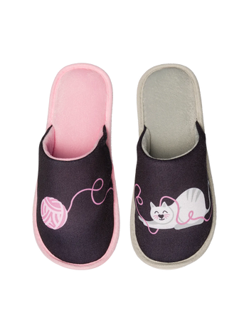 Vesele papuče Mačka i klupko