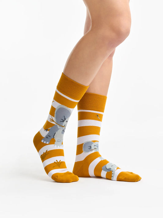 regular-socks-elephant-stripes-7d/7dd98c92ce2eca3a867f301bc1890dc95bbd8517