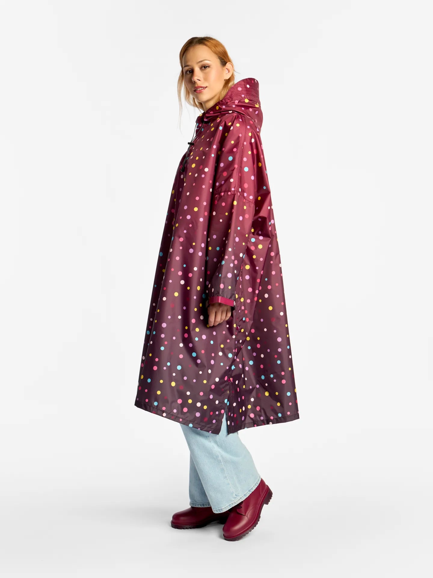 raincoat-burgundy-dots-df/dff91e17ea14adb2f8b97e9fe2a76802da65d30d