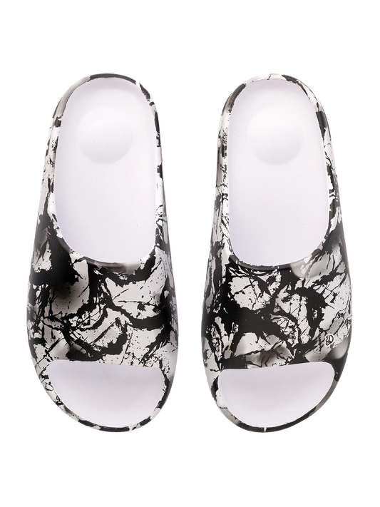 chunky-slides-black-white-stains-e1/e1d62a882e9f71984653e3817cae4b13a4585339