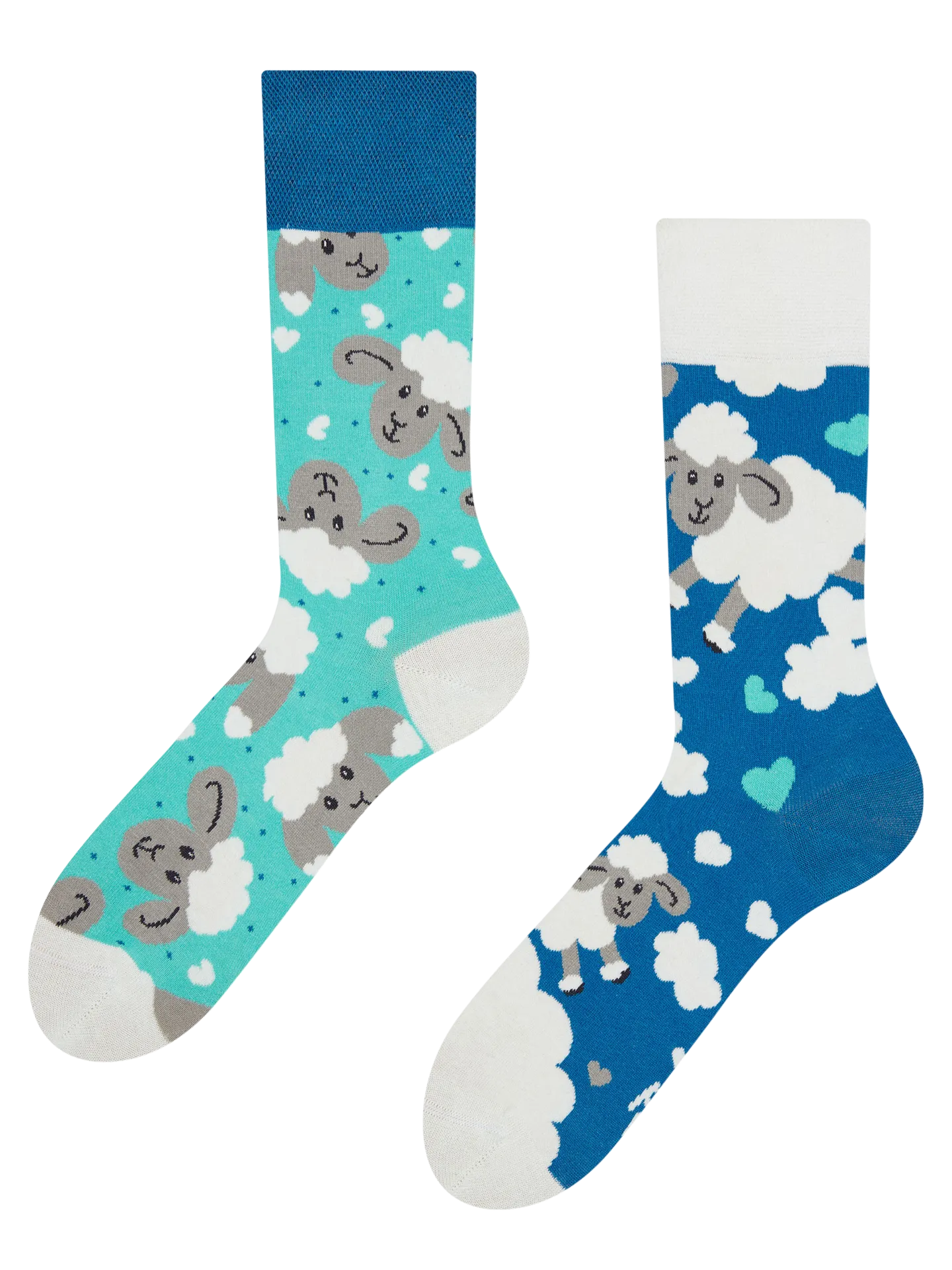 regular-socks-sheep-clouds-eb/eba0f85b590ee9e48a6101e5627cd60b9781e59d