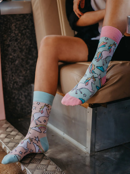 regular-socks-rainbow-unicorn-f2/f239ff0256fee6ac94befcacdf8d374edfcdb037