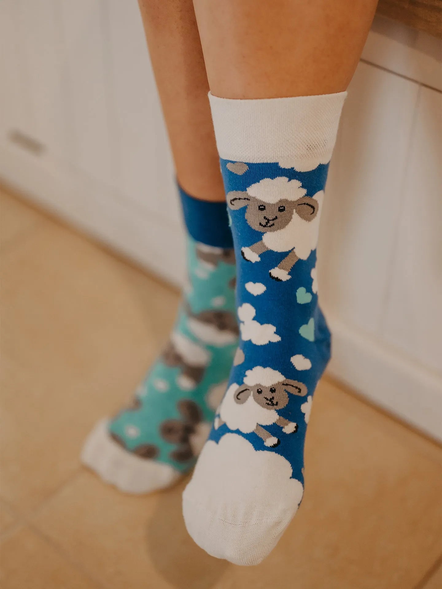 regular-socks-sheep-clouds-02-b6/b66a0b48b1412b8fe6770b6321c54a4c6cf2ceaa