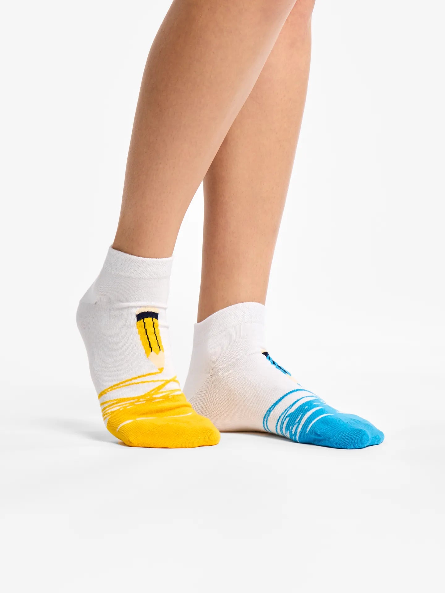 ankle-socks-colourful-pencils-02-86/866eb39327aa70190392f02c3761871fb4612fd3